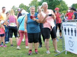 family-_and_friends_tria_2020_80_20220409_1833790009