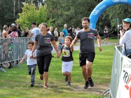 family-_and_friends_tria_2020_95_20220409_1866896229